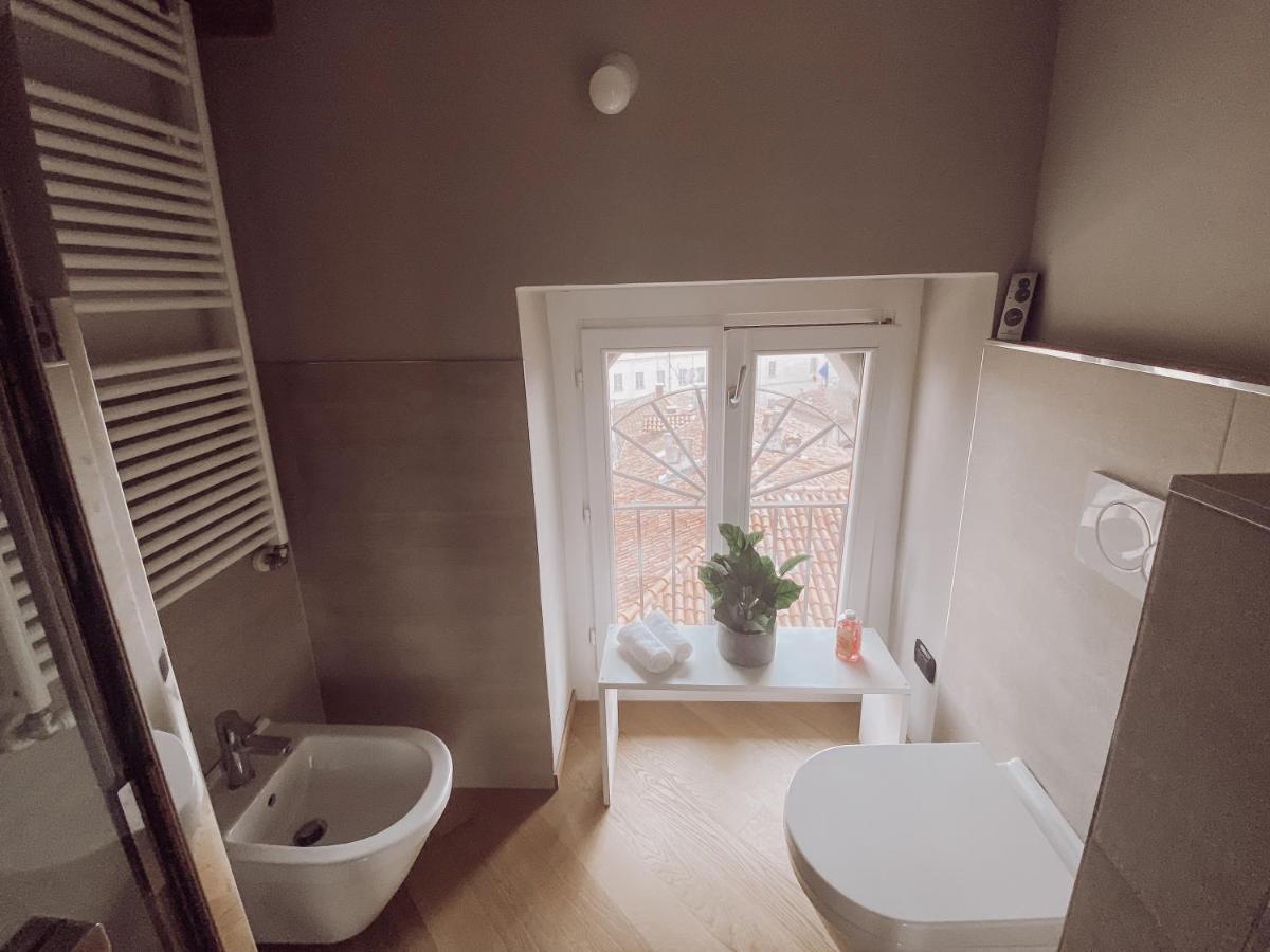 Historic Center Charming Apartment Free Wi-Fi Savigliano Buitenkant foto